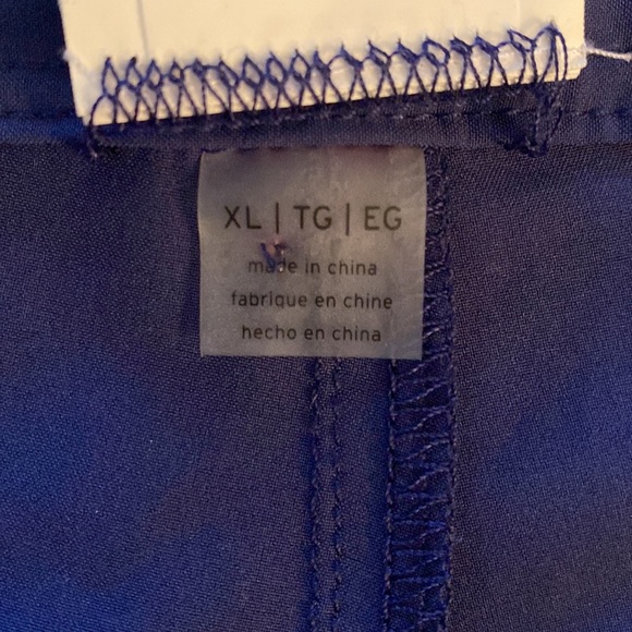 Roxy Shorts Size XL - Picture 8 of 11